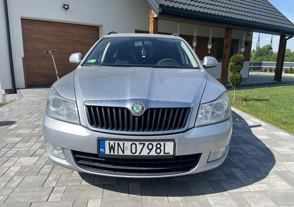 Skoda Octavia cena 18800 przebieg: 240000, rok produkcji 2009 z Toruń małe 67
